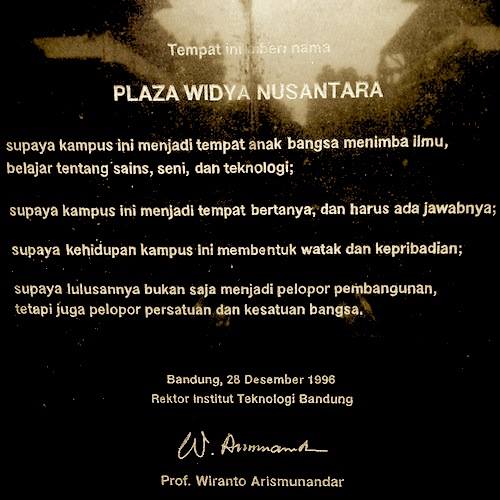 Antara Intelektual dan Sebuah Institut 5: Plaza Widya Nusantara